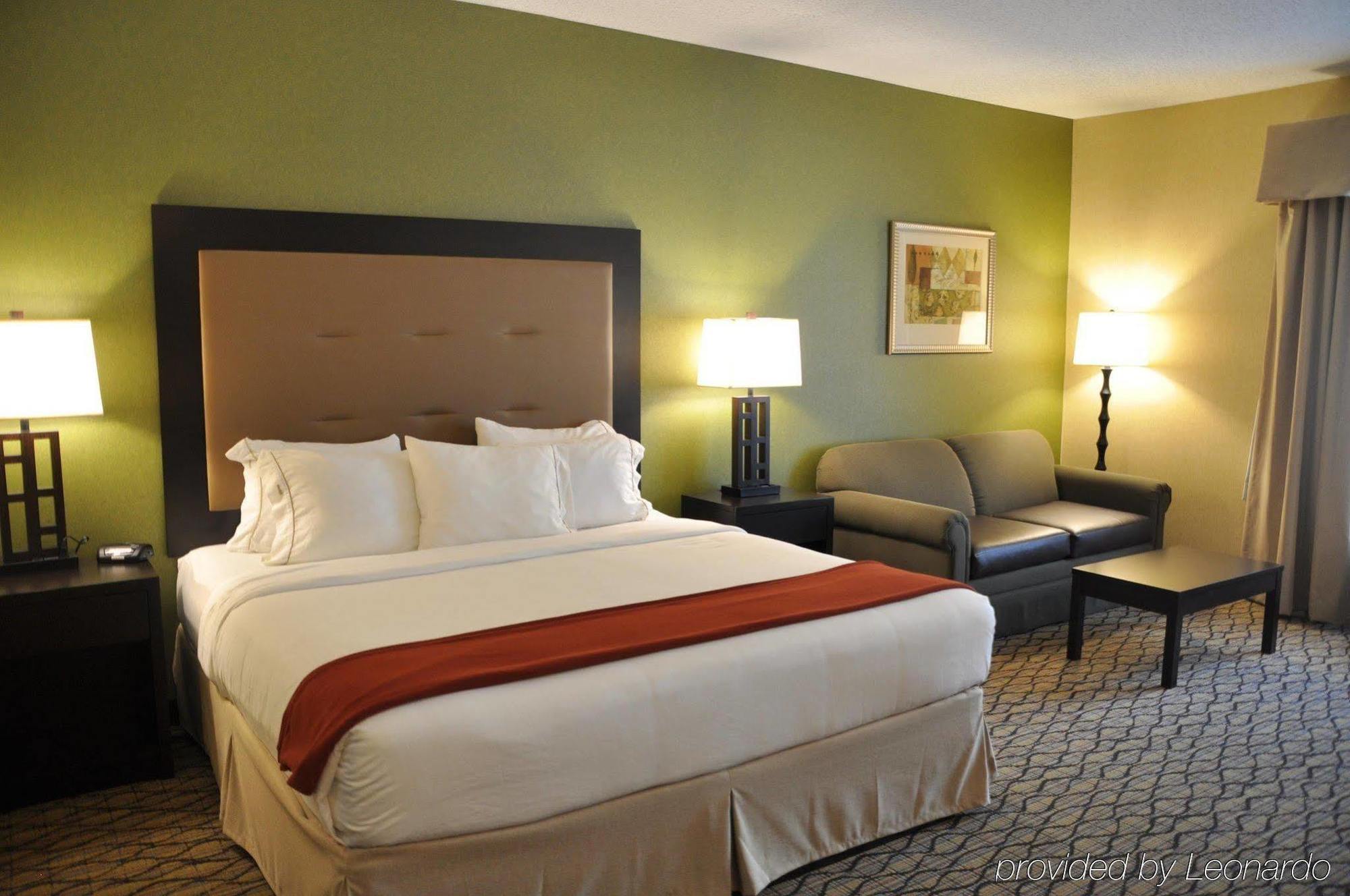 Holiday Inn Express Hotel & Suites Christiansburg, An Ihg Hotel Room photo